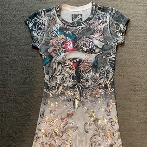 Shirt never worn runs small